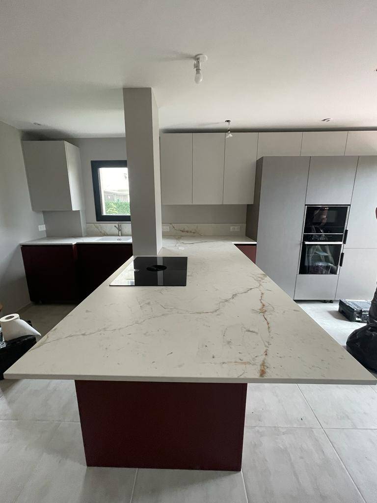 Dessus de cuisine en céramique Neolith Abu Dhabi à Meyzieu (près de Lyon)