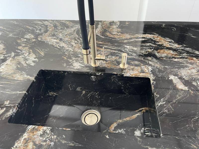 Habillage d'un évier en granit